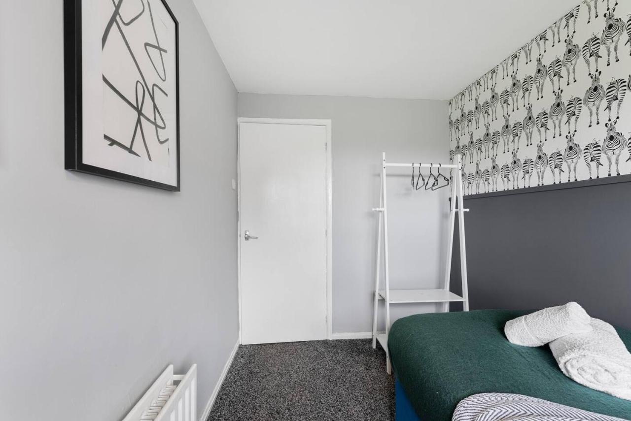 Sleek And Stylish 3 Bed House - Great Location Appartement Bolton Buitenkant foto